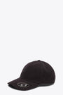 Cappello nero con visiera e logo Oval D in metallo - C Plak 