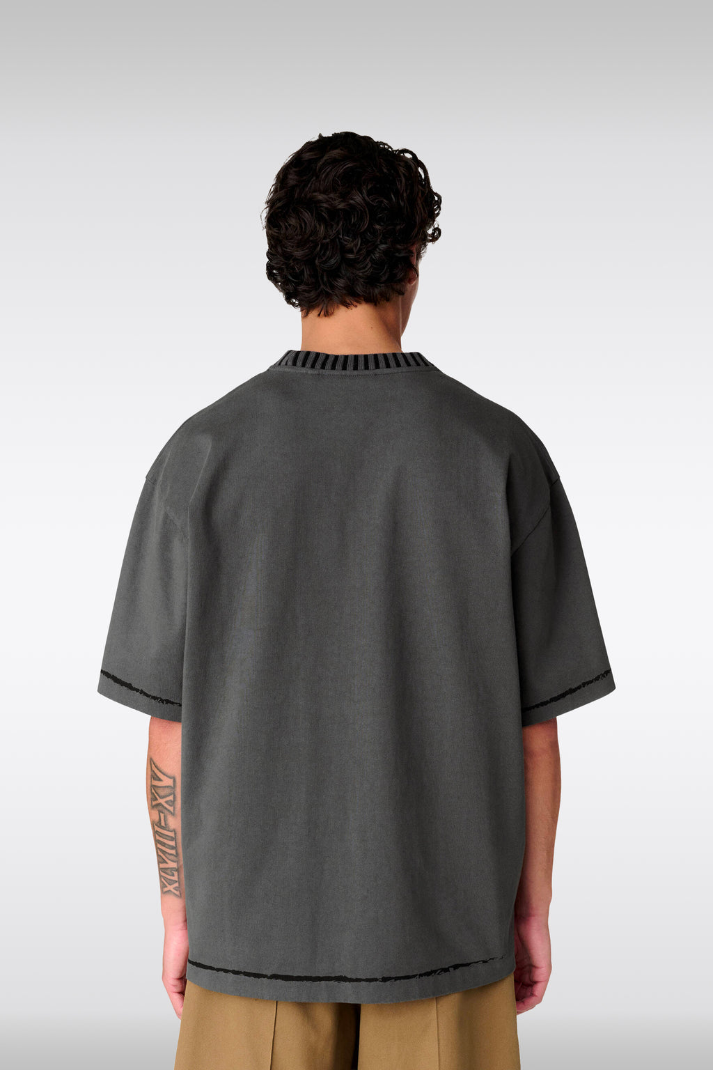 alt-image__T-shirt-in-cotone-grigio-scuro-con-logo-al-petto---Seam-Relaxed-T-shirt