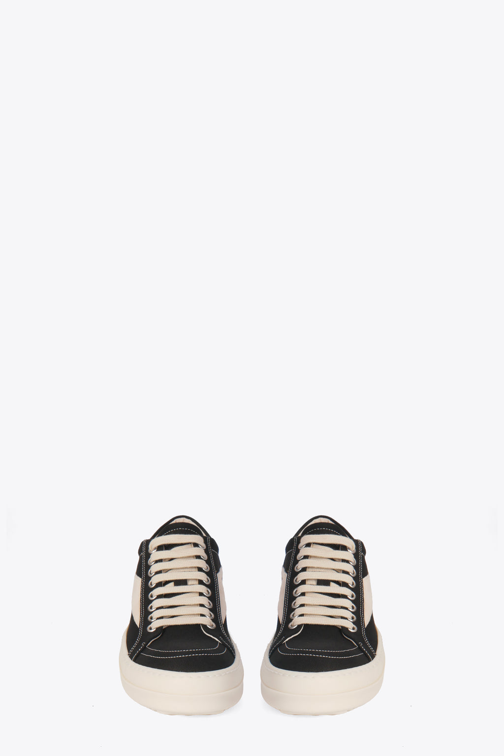 alt-image__Black-canvas-lace-up-low-sneaker---Vintage-Sneaks