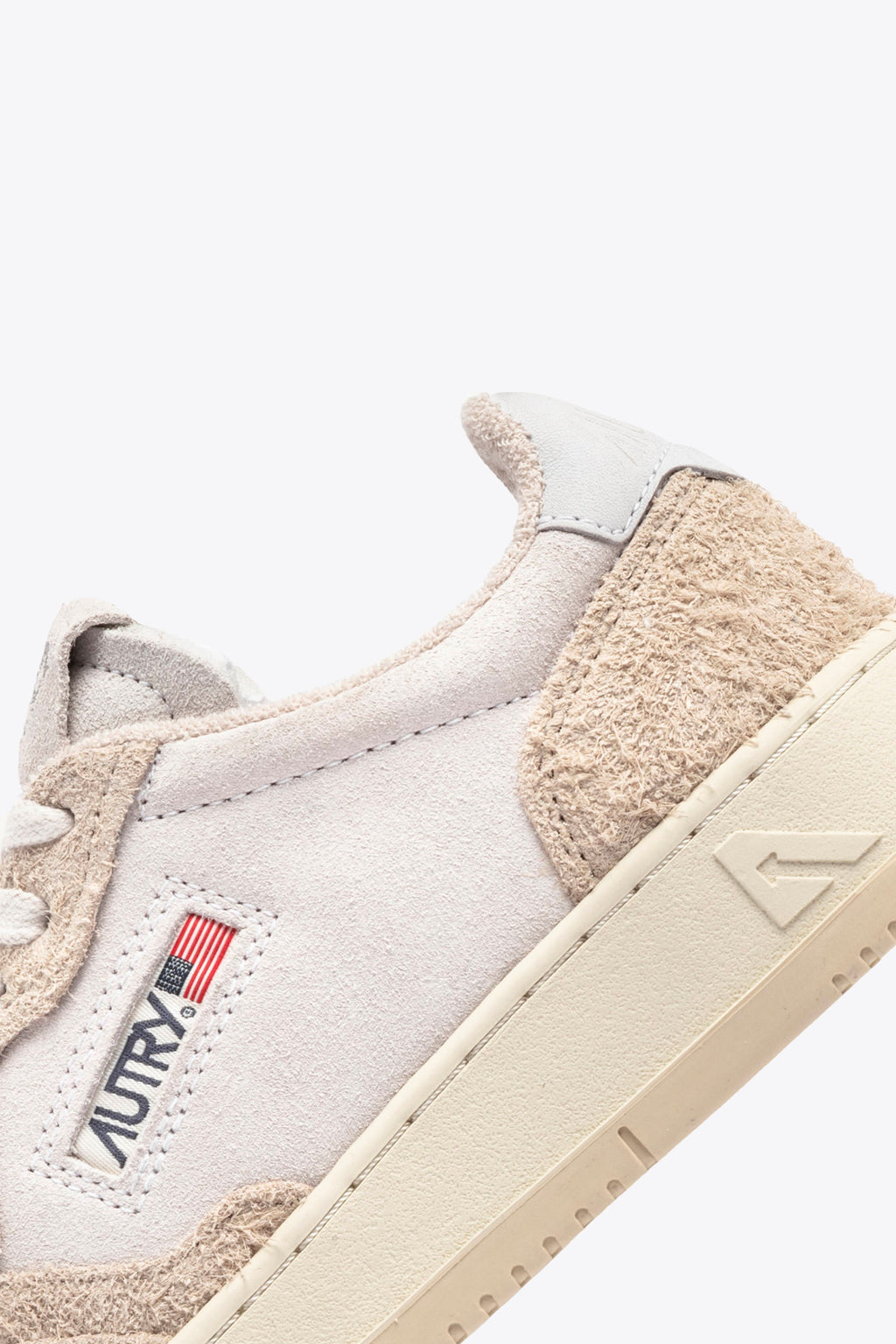 alt-image__Sneaker-bassa-in-suede-bicolore-ecrù-e-beige---Medalist-Low