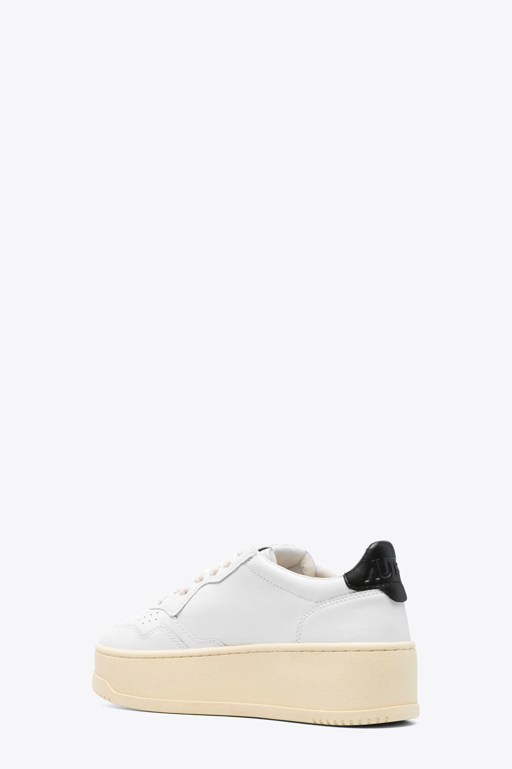 alt-image__White-leather-low-sneaker-with-black-back-tab-and-platform-sole---Medalist-Platform