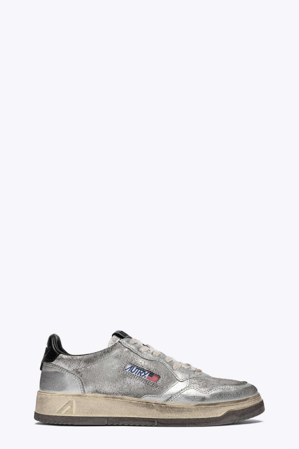 alt-image__Distressed-white-leather-low-sneaker-with-silver-and-black-detail---Super-Vintage-Low