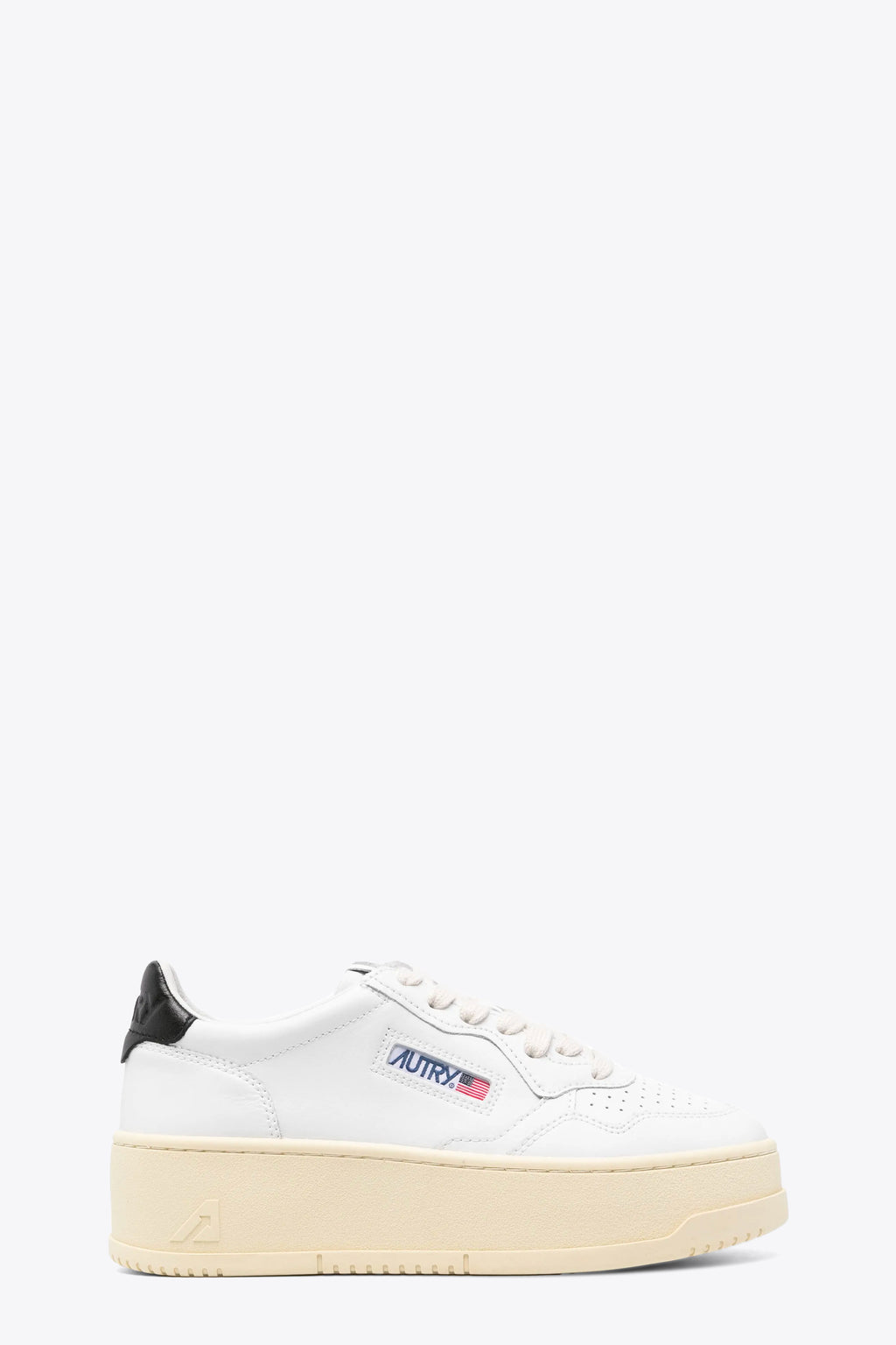 alt-image__White-leather-low-sneaker-with-black-back-tab-and-platform-sole---Medalist-Platform