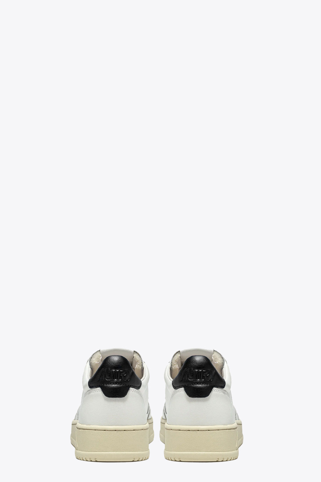 alt-image__White-leather-low-sneaker-with-black-tab---Medalist-Low