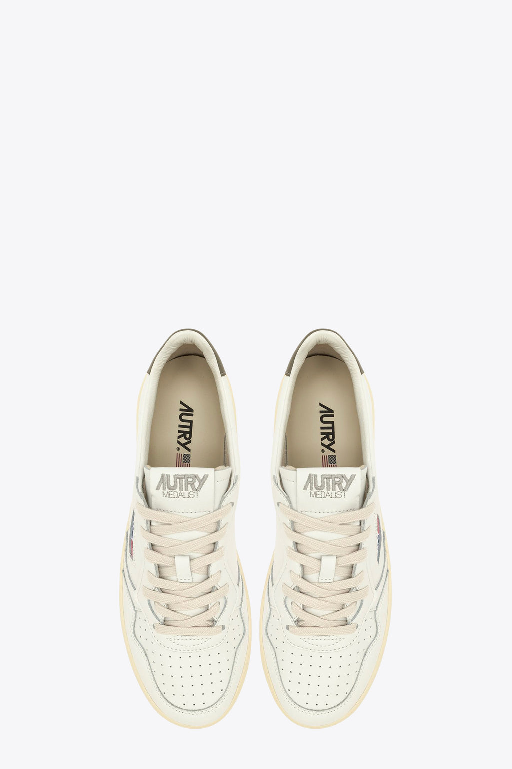 alt-image__White-leather-low-sneaker-with-military-green-tab---Medalist-Low