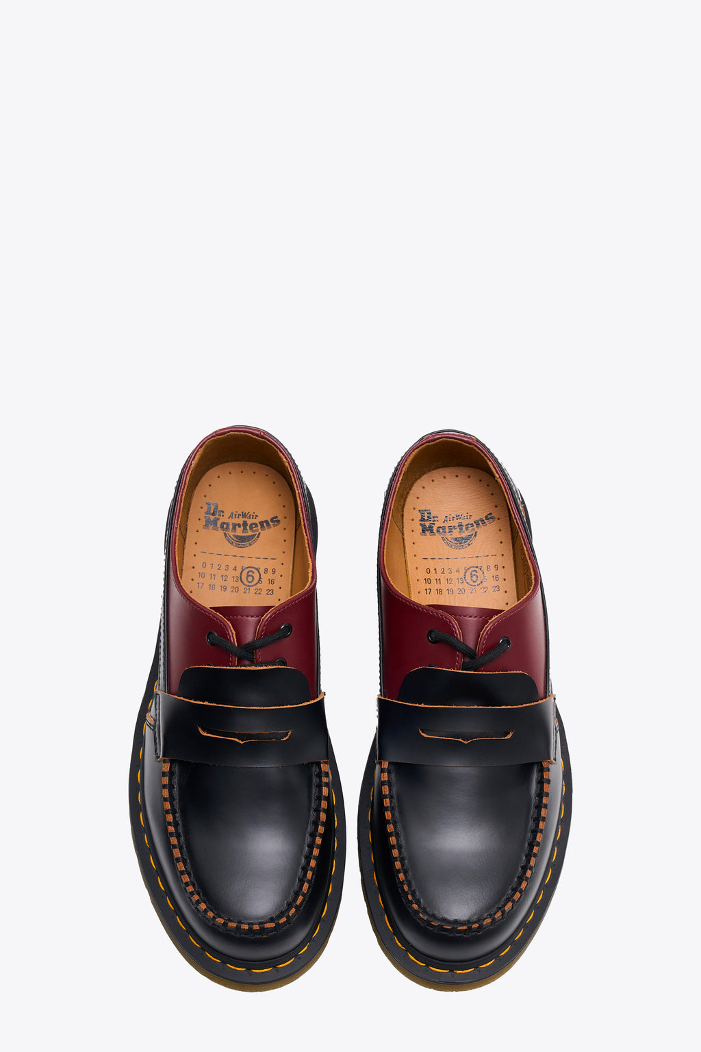 alt-image__Mocassino-in-pelle-bordeaux-e-nera-in-collaborazione-con-Dr.-Martens