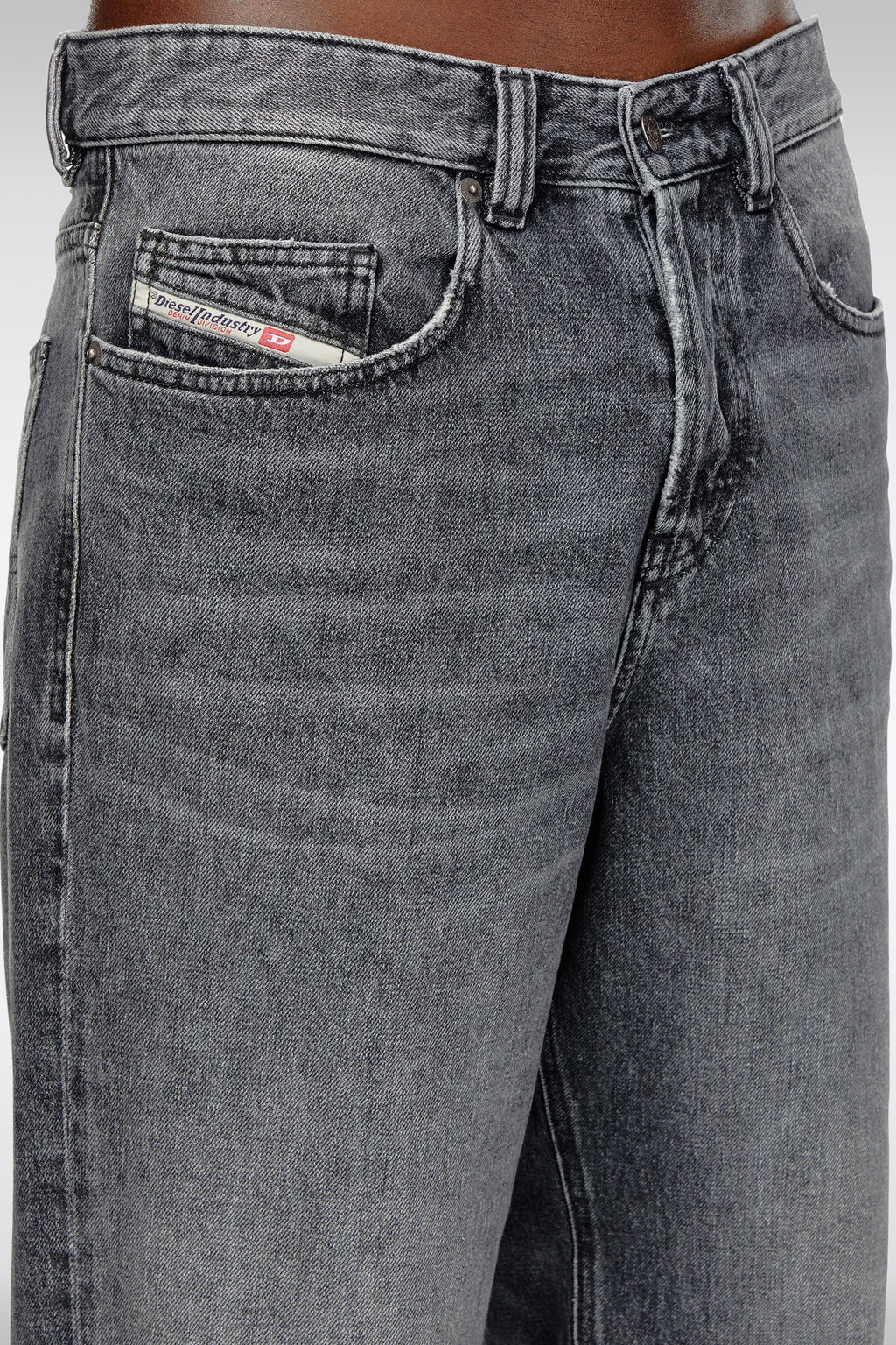 alt-image__Jeans-loose-fit-in-denim-grigio---2001-D-Macro