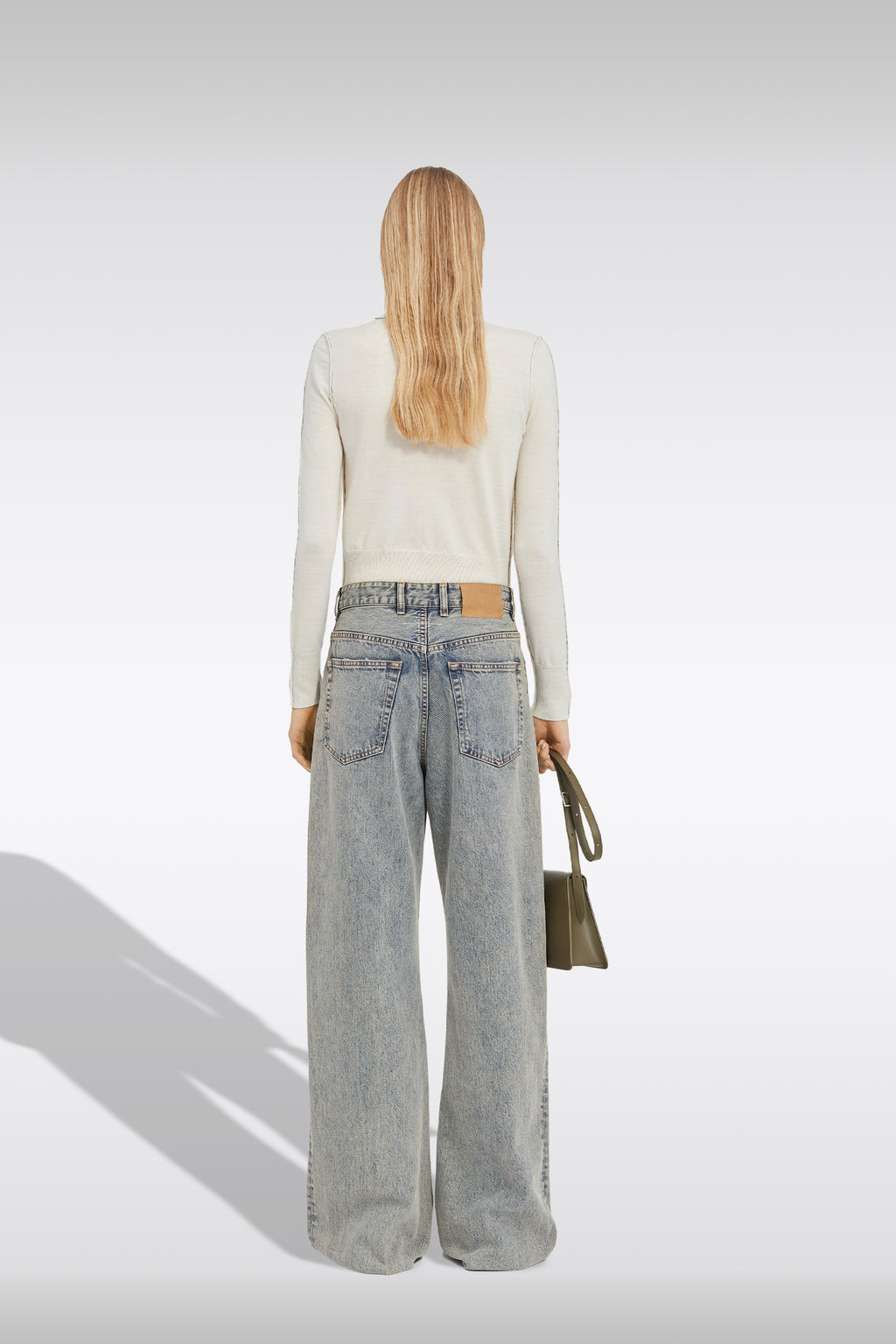 alt-image__Light-blue-sandblasted-denim-pant