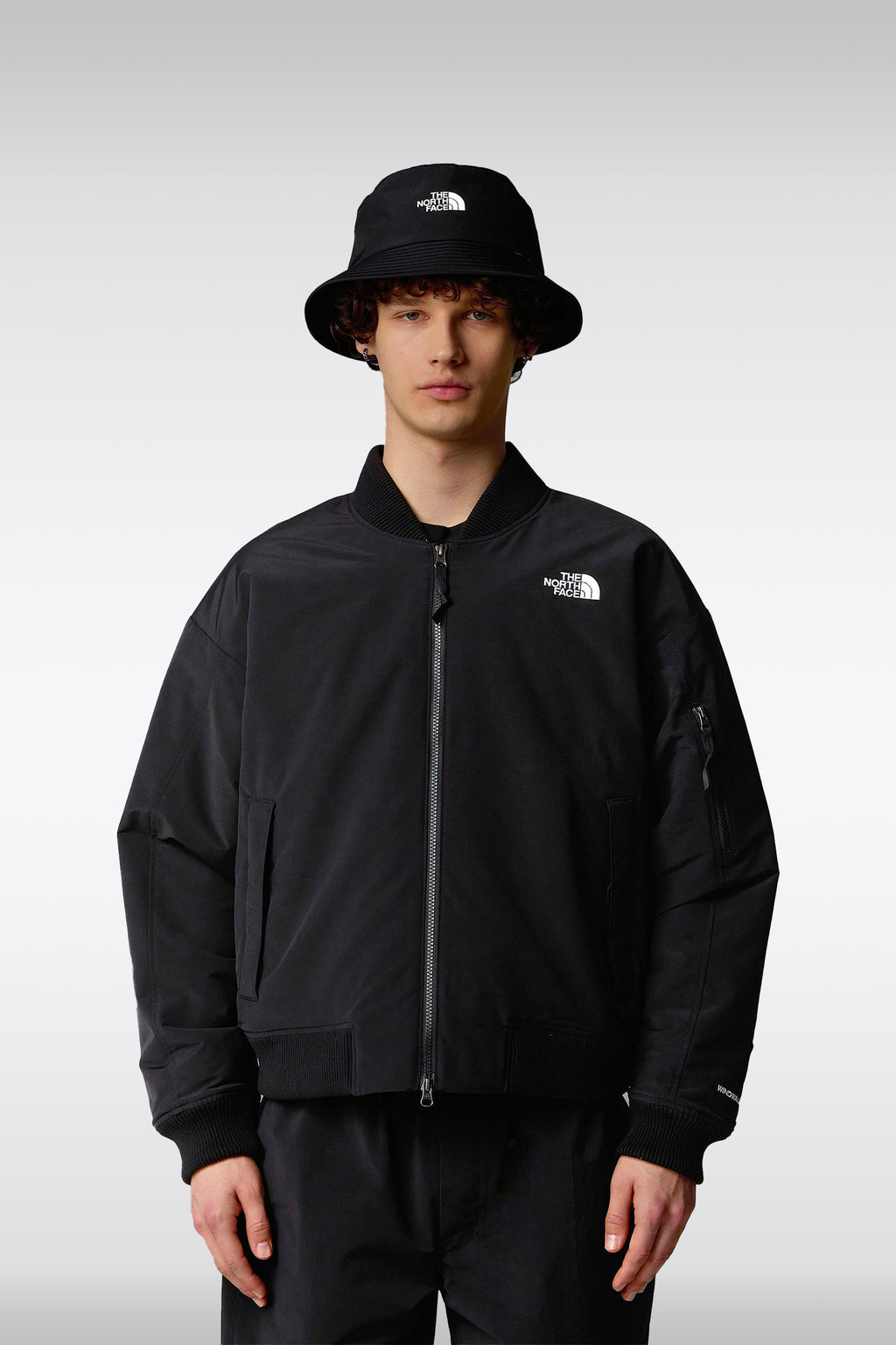 alt-image__Bomber-nero-in-nylon-con-imbottitura-sintetica---M-Tnf-Bomber