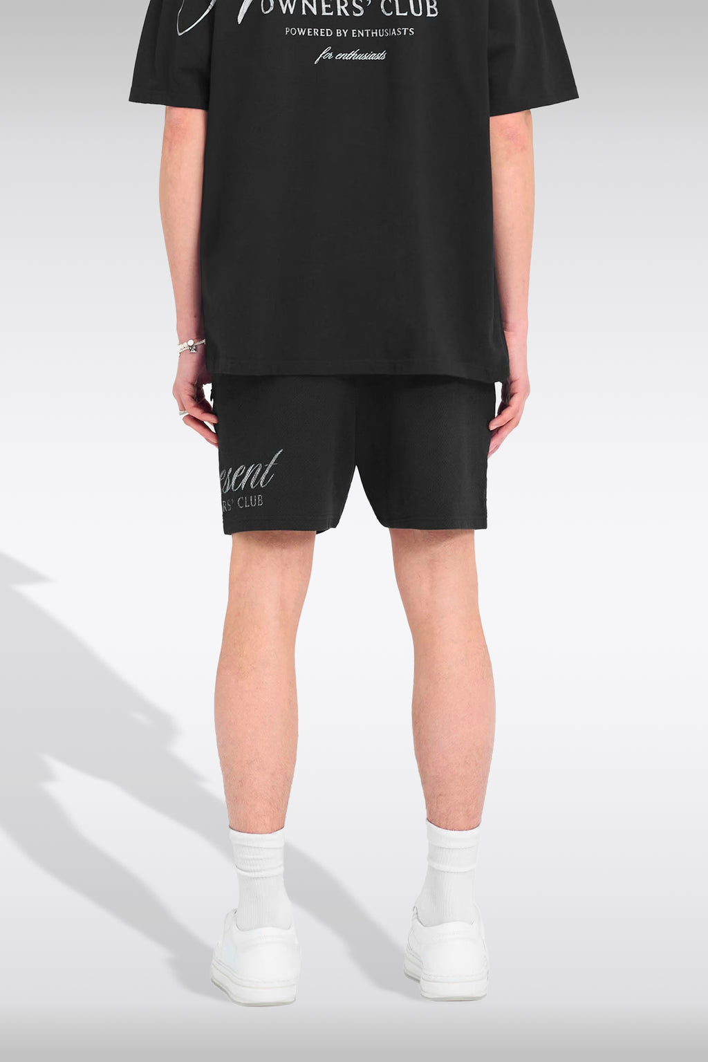 alt-image__REPRESENT-OWNERS-CLUB-SCRIPT-MESH-SHORT-Nero