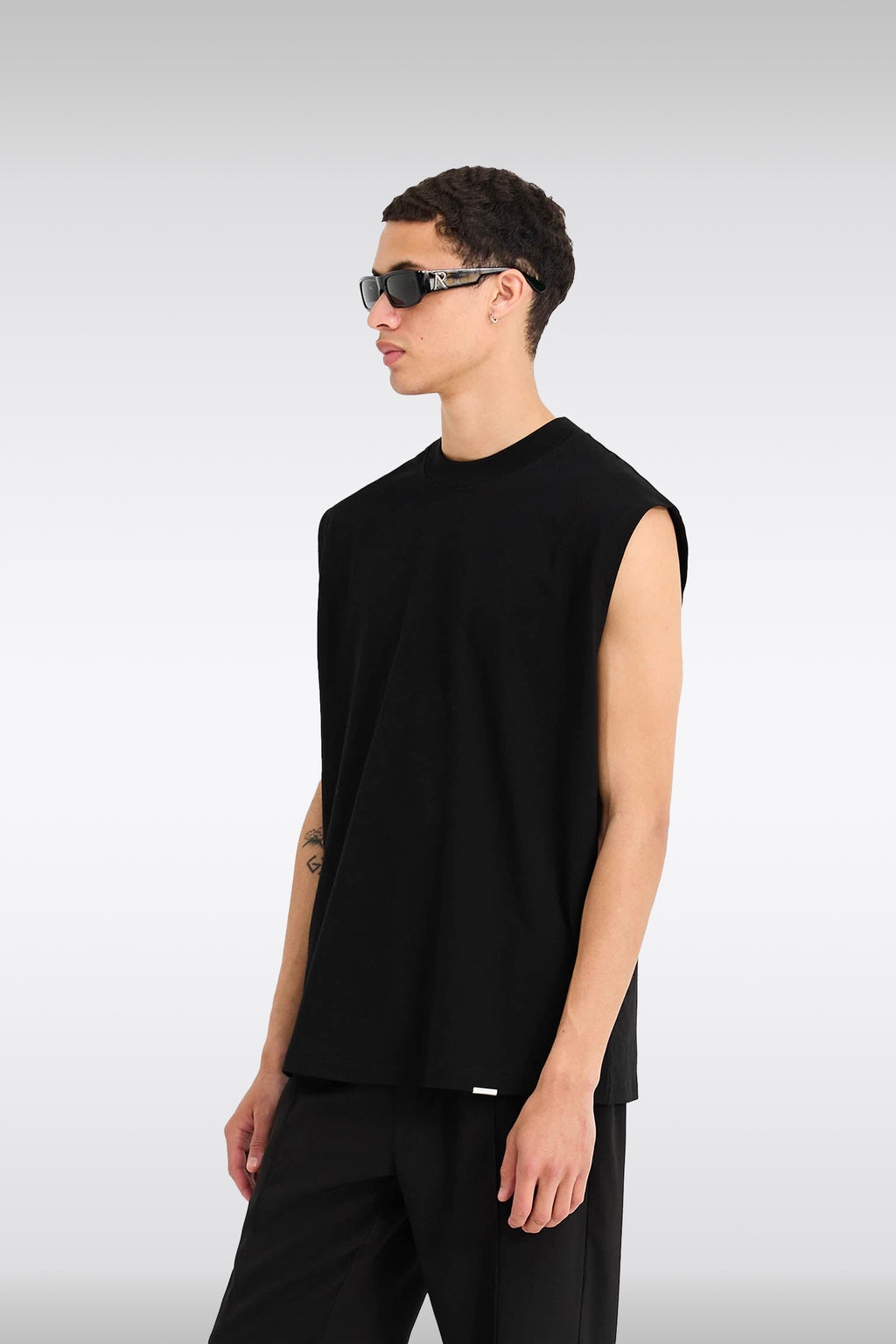 alt-image__Black-cotton-oversized-sleeveless-t-shirt---Initial-Tank