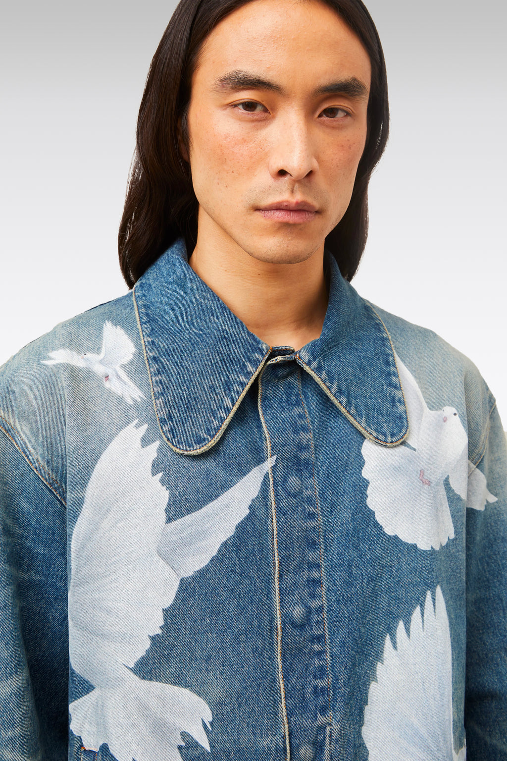 alt-image__Giacca-in-denim-blu-sabbiato-con-stampa-digitale---Freedom-Doves-Denim-Jacket