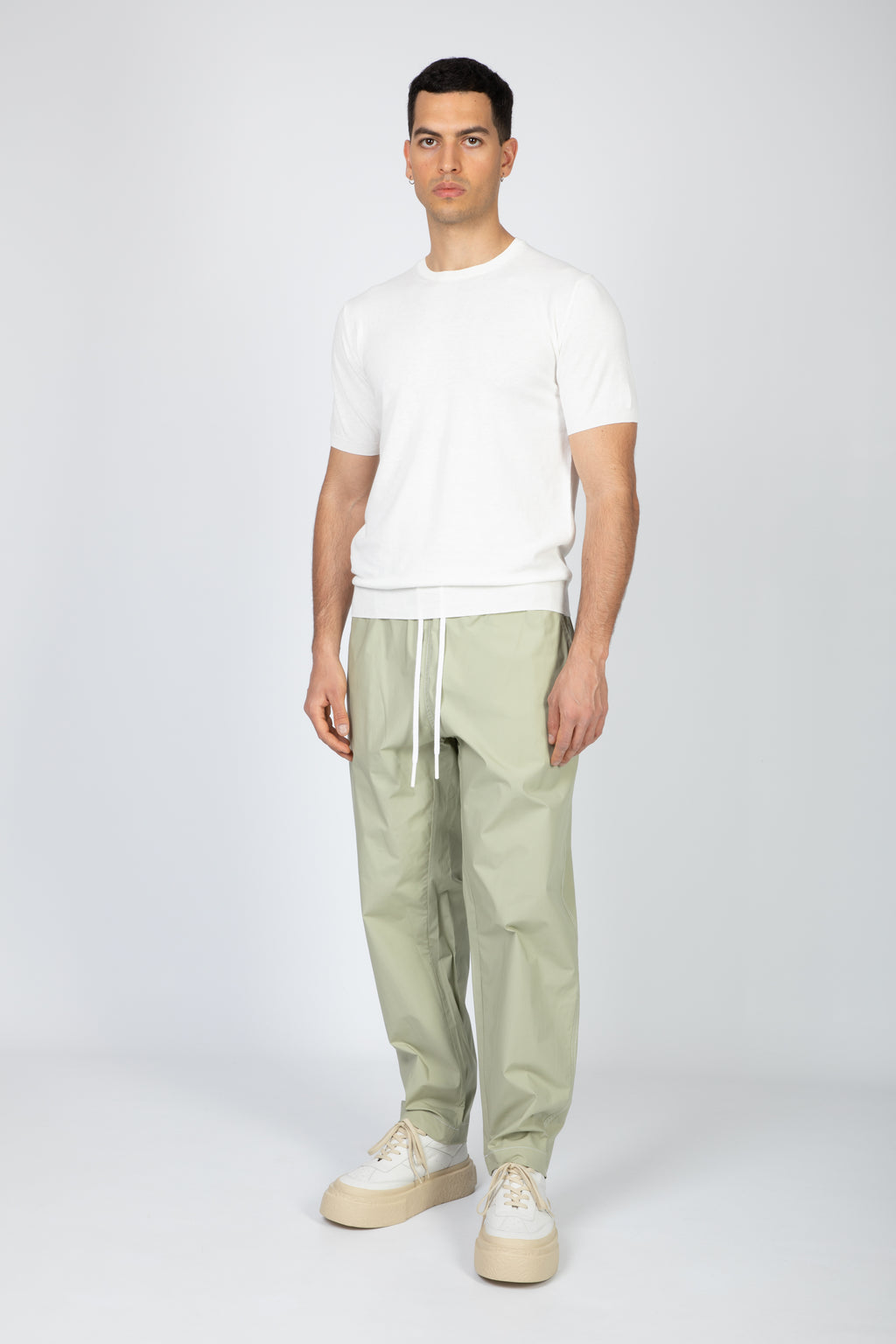 alt-image__Pantalone-in-cotone-verde-salvia-con-cuciture-a-contrasto---Jogger-Stretch