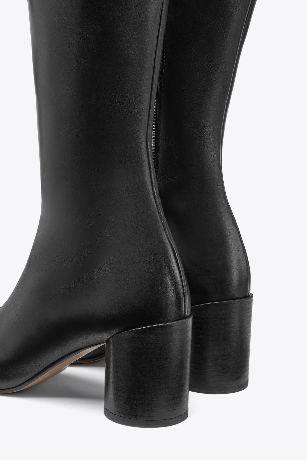 alt-image__Knee-high-black-leather-boots-with-anatomic-toe-and-upper-stitching