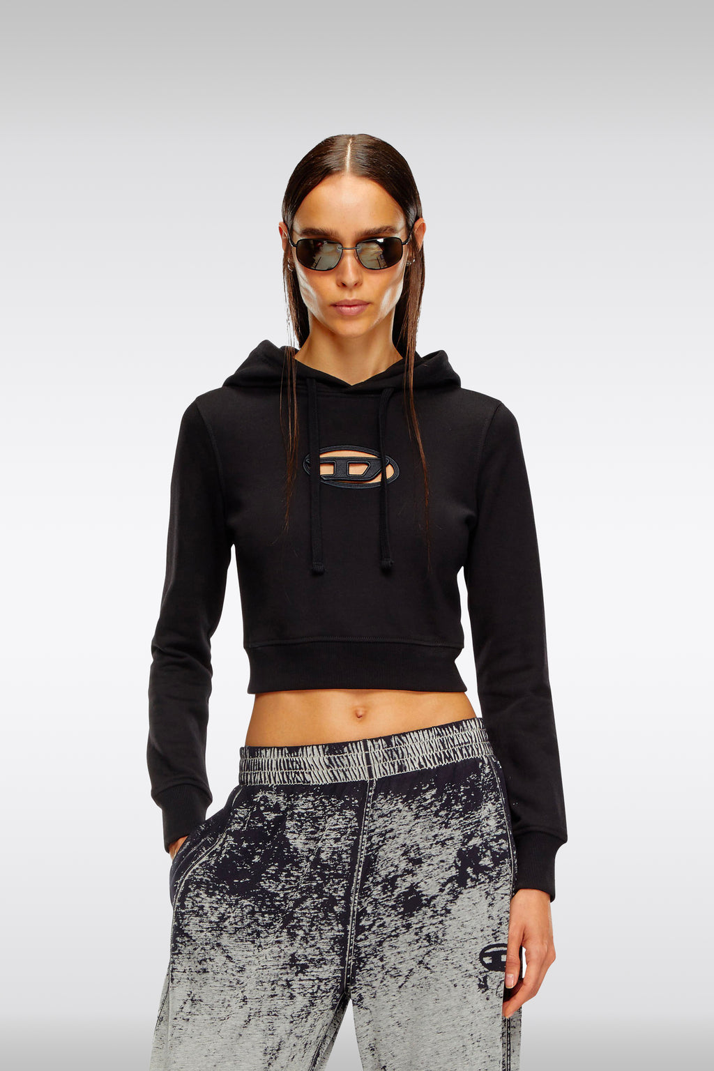 alt-image__Felpa-nera-corta-con-cappuccio-logo-cut-out---F-Slimmy-Hood-Od