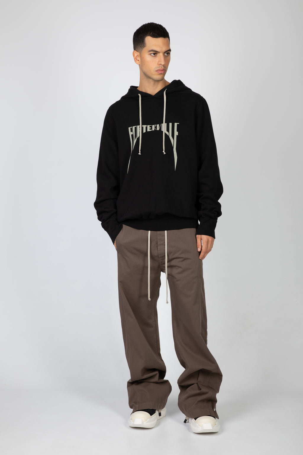 alt-image__Felpa-oversize-nera-con-cappuccio-e-stampa-frontale-Porterville---Oversized-Hoodie