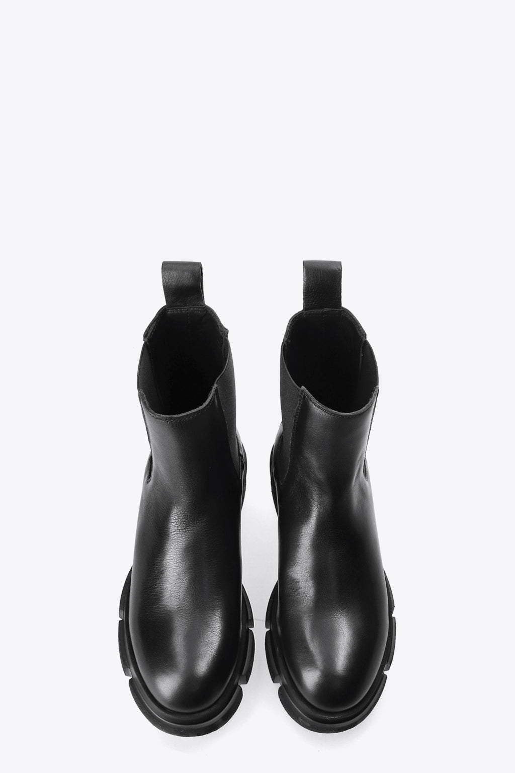 alt-image__Black-leather-chelsea-boots