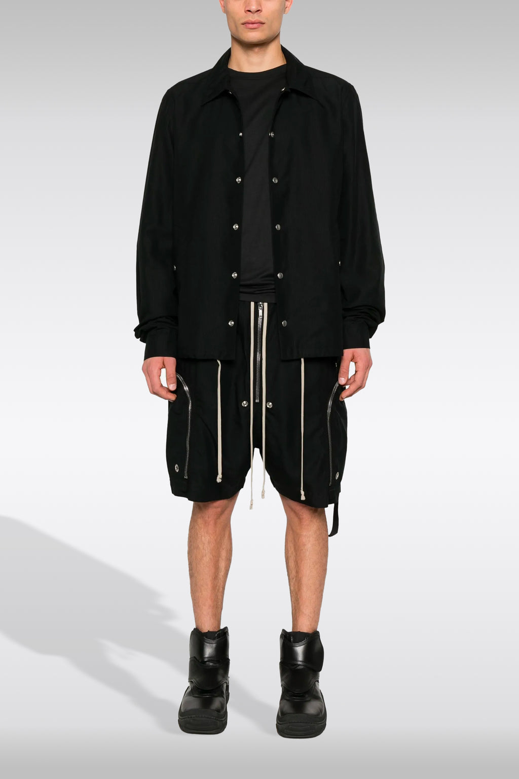 alt-image__Bermuda-in-lyocell-nero-con-tasconi-e-zip---Bauhaus-Shorts