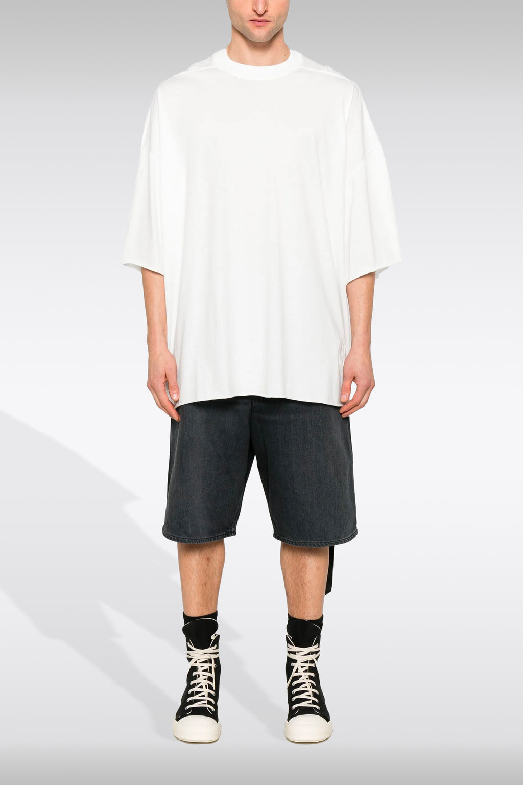 alt-image__Off-white-cotton-oversized-t-shirt-with-short-sleeves---Tommy-T