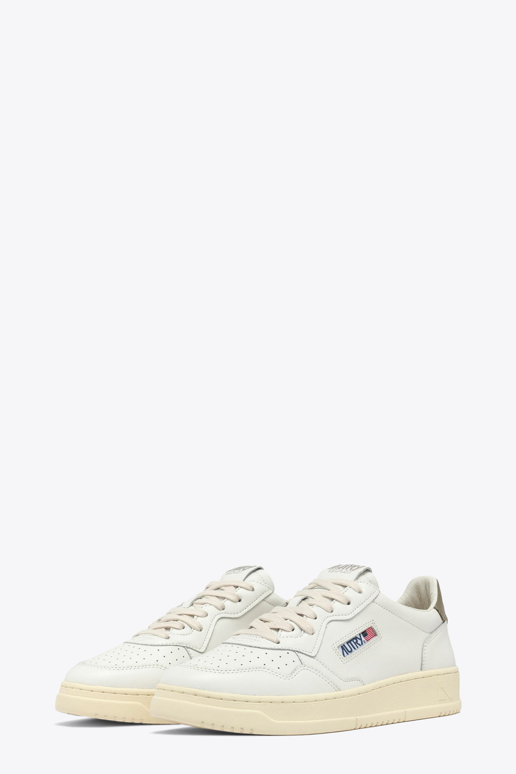 alt-image__White-leather-low-sneaker-with-military-green-tab---Medalist-Low