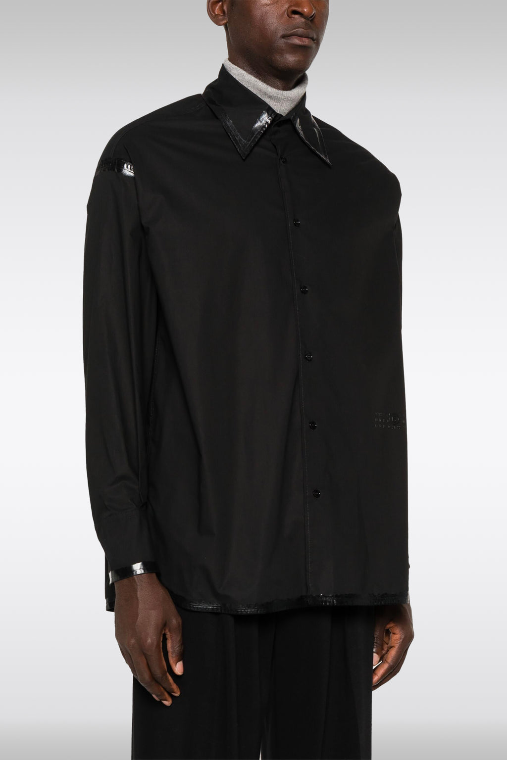 alt-image__Black-cotton-long-sleeved-shirt-with-waxed-stitchings-and-hem