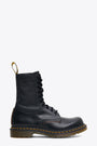 Anfibio alto in pelle nero in collaborazione con Dr. Martens 