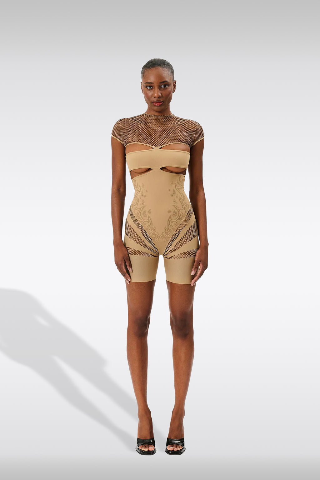 alt-image__Tuta-corta-in-lycra-stretch-modellante-beige-con-dettagli-cut-out---Pollard-Playsuit