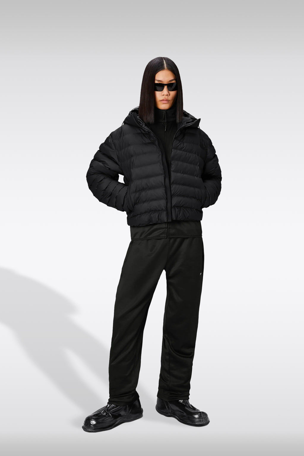 alt-image__Piumino-in-pvc-impermeabile-nero-con-cappuccio---Lohja-Short-Puffer-Jacket