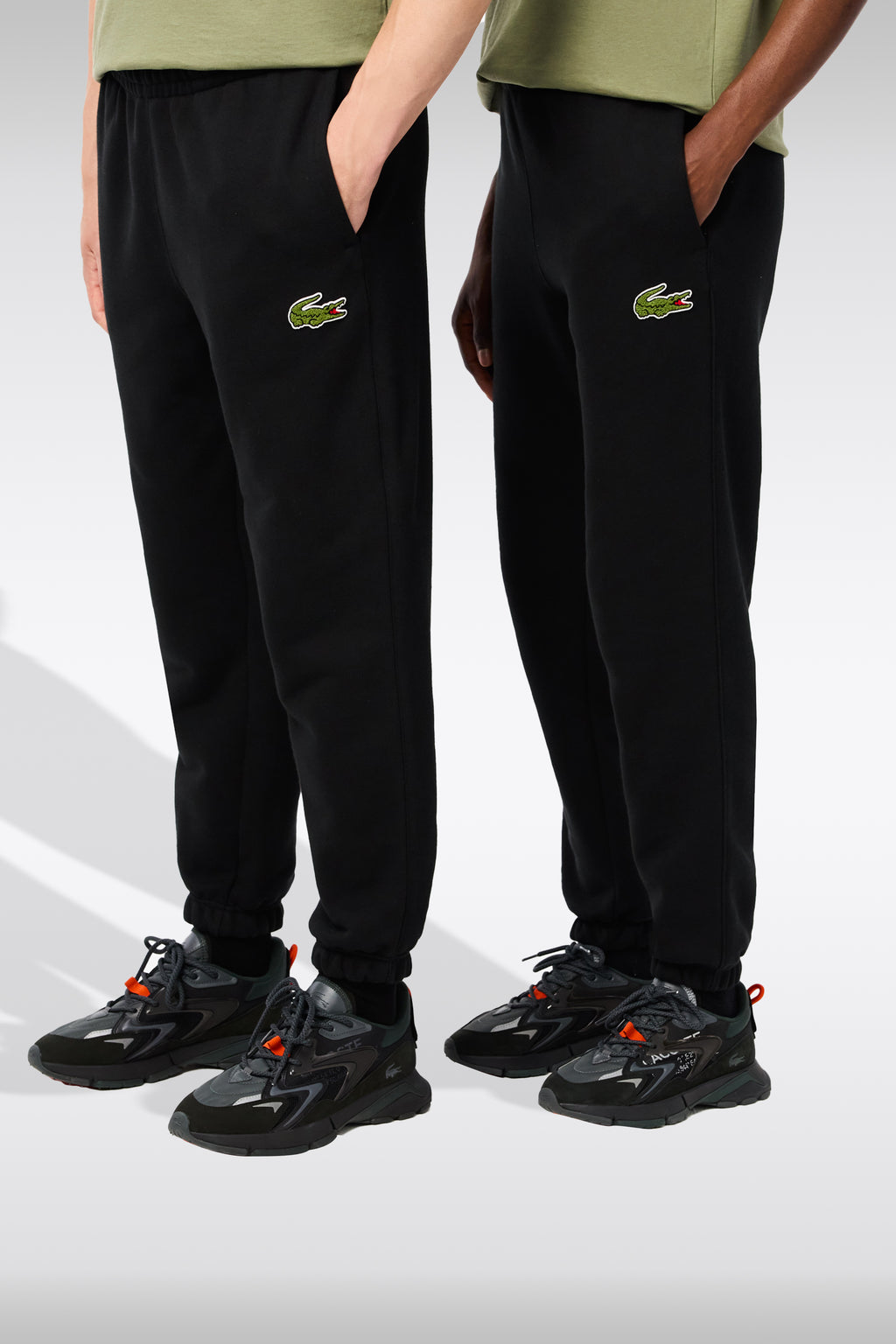 alt-image__Pantalone-nero-in-felpa-con-logo