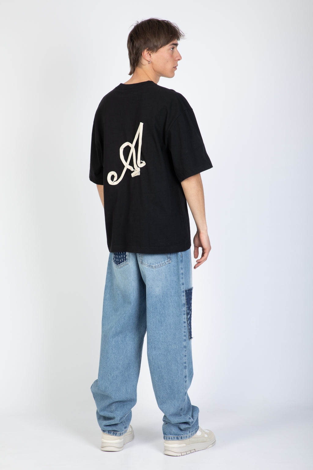 alt-image__T-shirt-nera-oversize-in-cotone-con-laccio-sul-retro---Laced-T-shirt