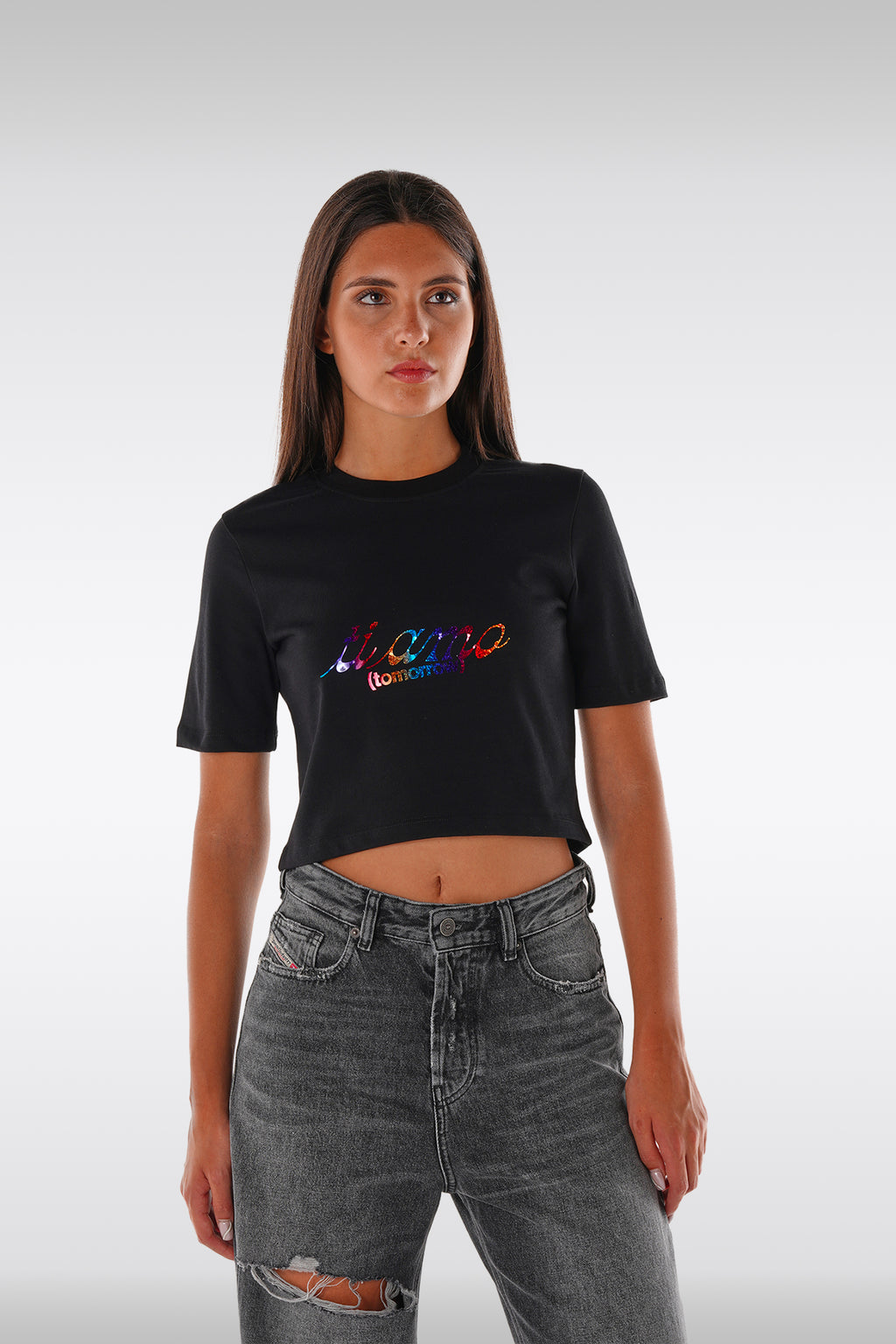 alt-image__T-shirt-nera-corta-in-cotone-con-slogan-multicolor