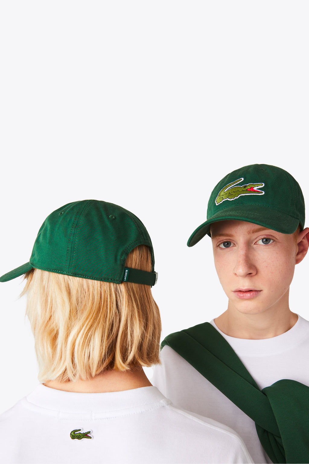 alt-image__Green-cotton-cap-with-macro-logo-patch