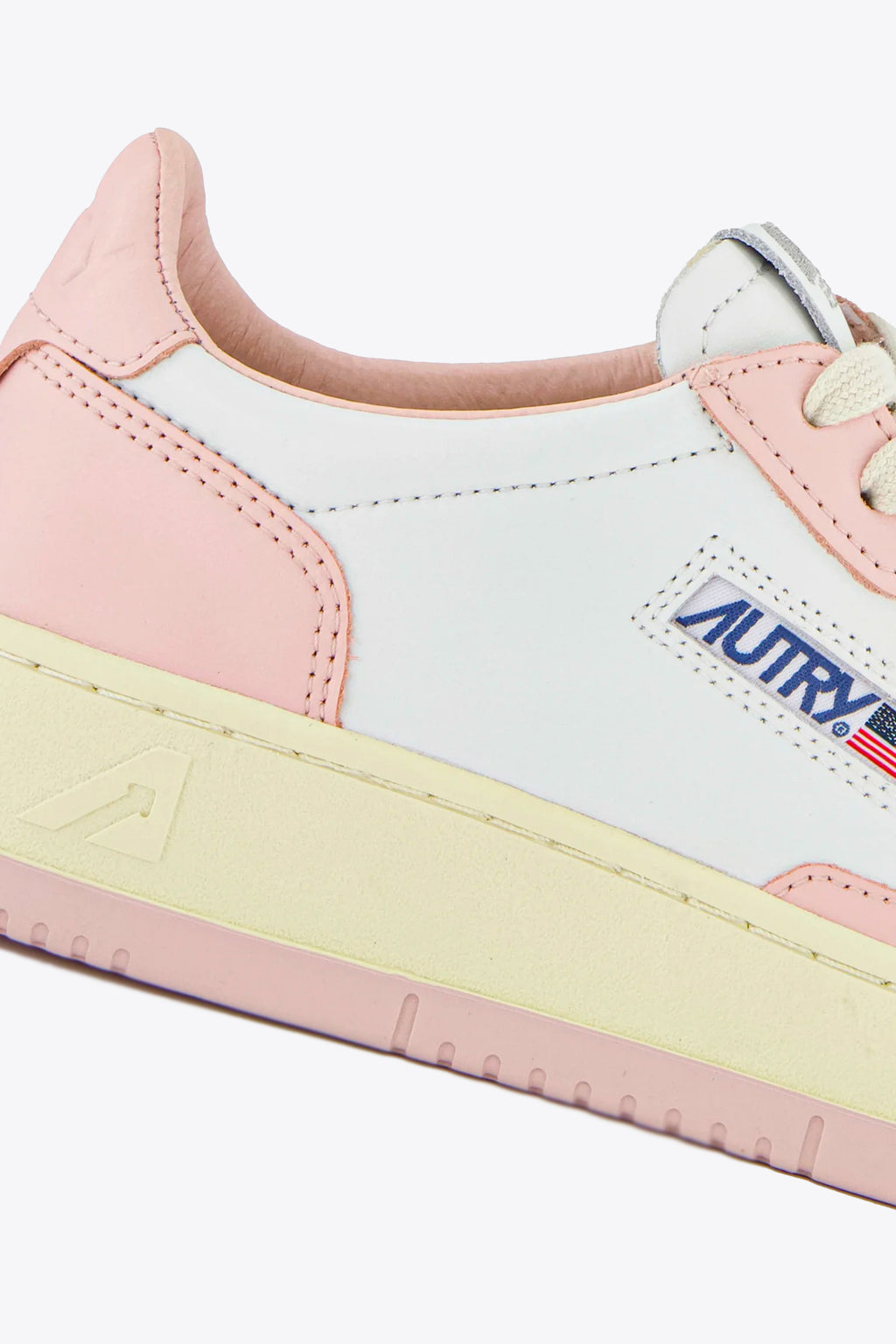 alt-image__Baby-pink-and-white-leather-low-sneaker---Medalist-Low