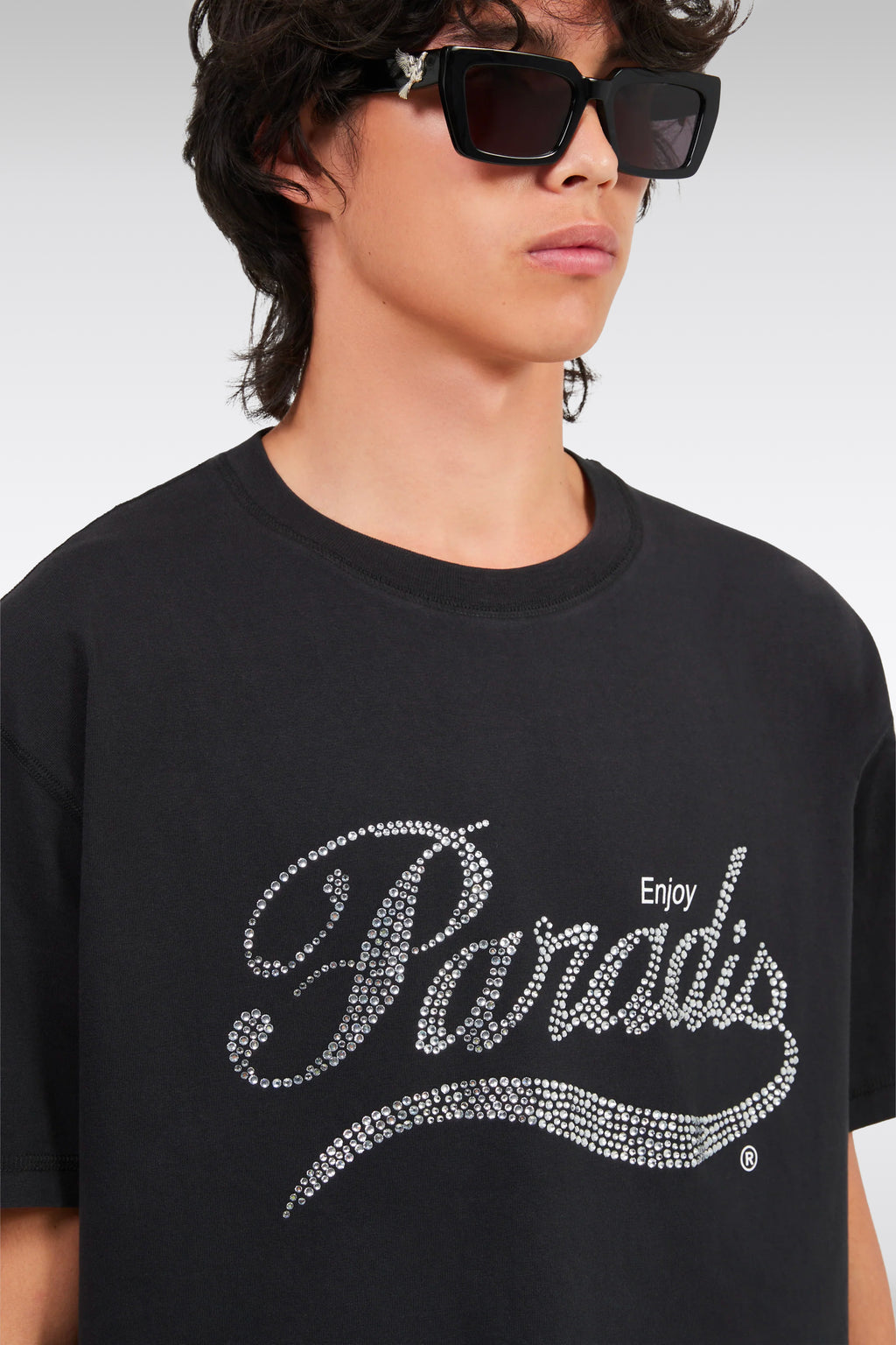 alt-image__T-shirt-nera-boxy-fit-con-logo-in-strass---Enjoy-Paradise-Crystal-T-Shirt