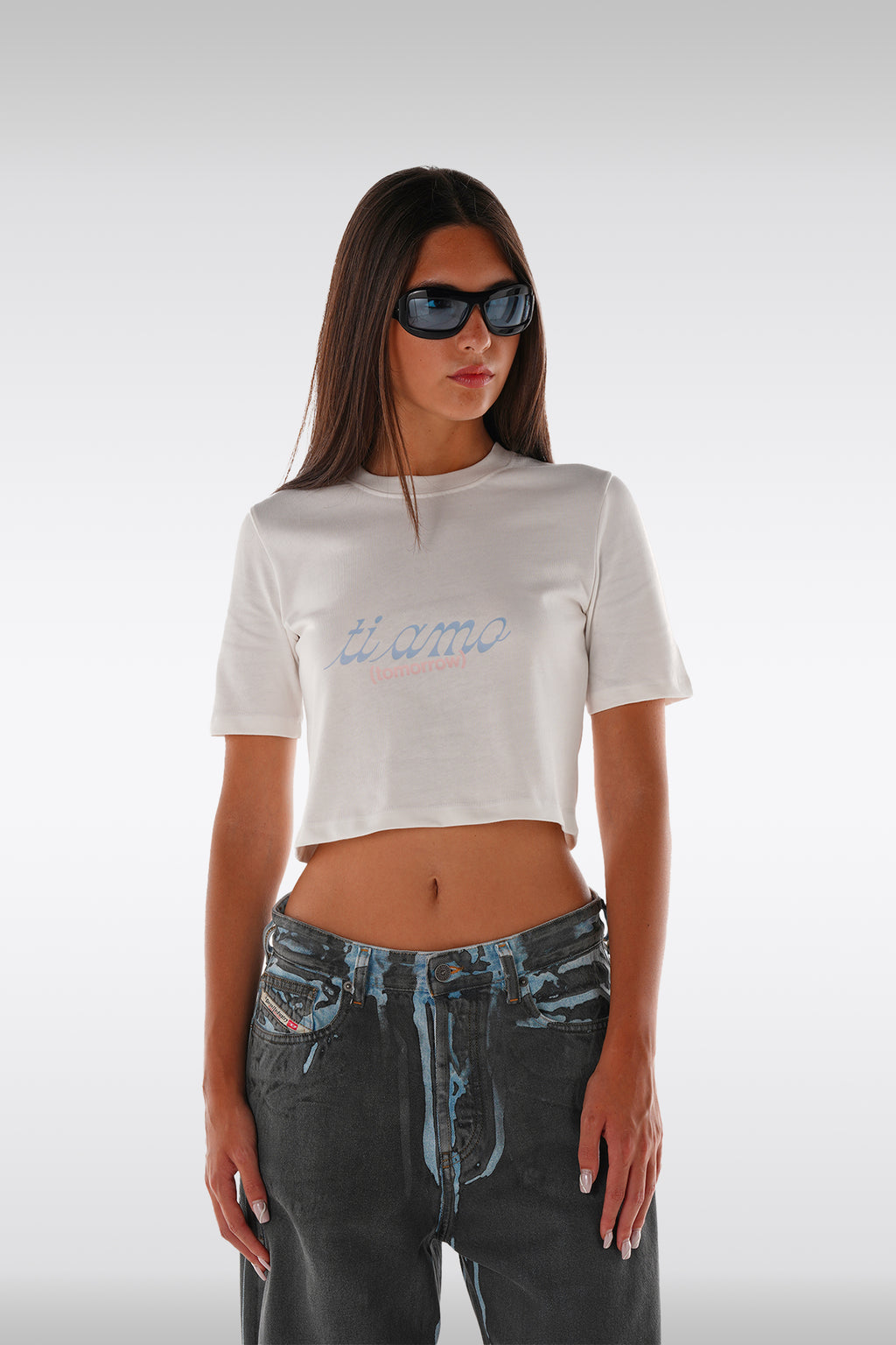 alt-image__T-shirt-bianca-corta-in-cotone-con-slogan