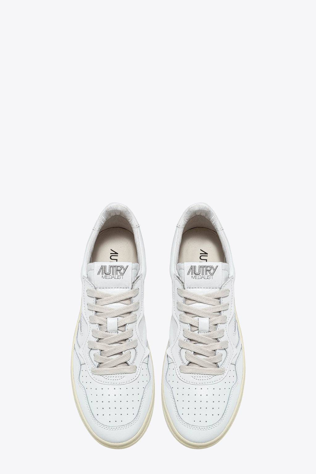 alt-image__White-leather-low-sneaker---Medalist-Low-