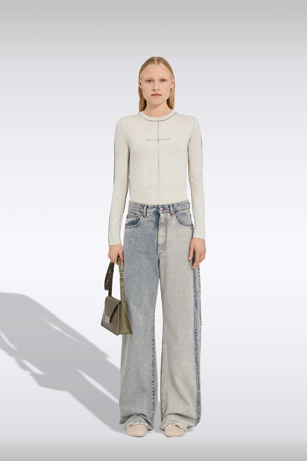 alt-image__Light-blue-sandblasted-denim-pant