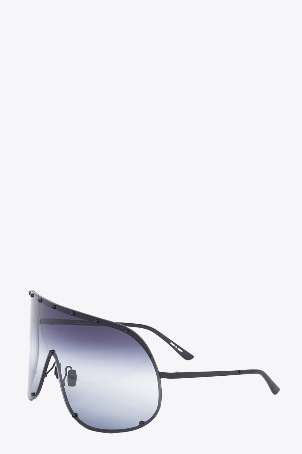 alt-image__Black-steel-mask-sunglasses-with-degradè-lens---Shield